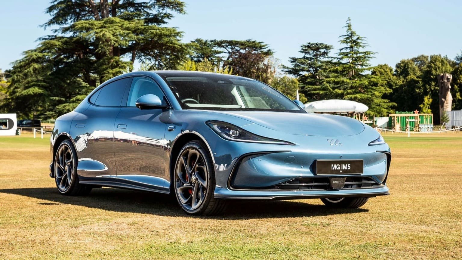 2025 IM IM5 Platinum